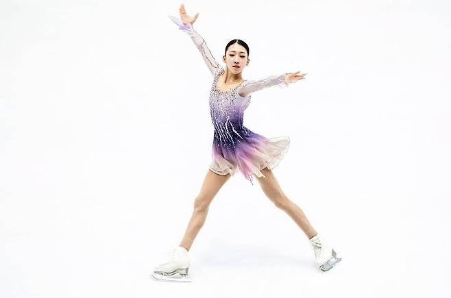 [서울=뉴시스] 피겨 스케이팅 국가대표 김유재가 2일(한국 시간) 폴란드 그단스크에서 열린 2025~2026시즌 국제빙상경기연맹(ISU) 피겨스케이팅 주니어 그랑프리 6차 대회 여자 싱글 쇼트프로그램에서 연기를 펼치고 있다. (사진=ISU 공식 SNS 캡처) 2025.10.02. *재판매 및 DB 금지