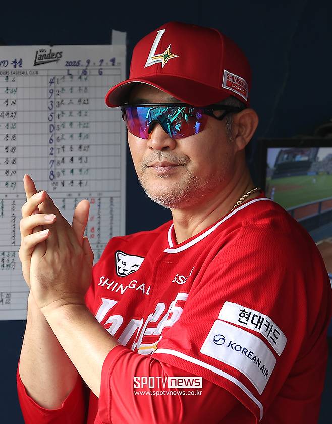▲ 올 시즌 팀을 3위로 이끌며 일찌감치 2+1년 재계약에 성공한 이숭용 SSG 감독 ⓒ곽혜미 기자