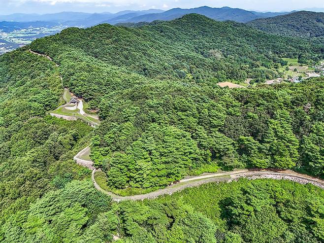 하늘에서 본 상당산성 서문 일대[사진/임헌정 기자]