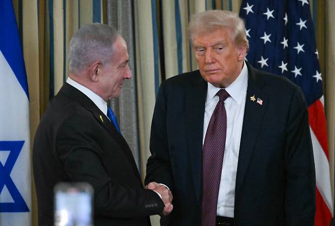 도널드 트럼프 미국 대통령(오른쪽)과 베냐민 네타냐후 이스라엘 총리.(사진=AFP)