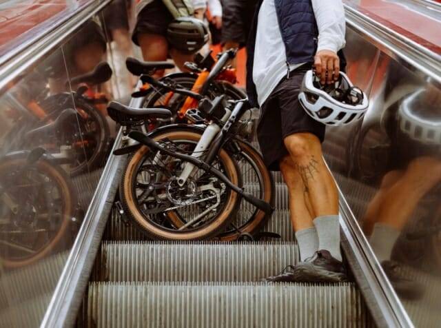 무게는 16kg, 접었을 때 크기는 72 x 67 x 41cm다. (출처=브롬톤)