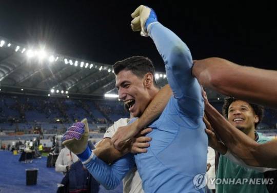 릴 승리의 주역인 외제르. / 사진=연합뉴스