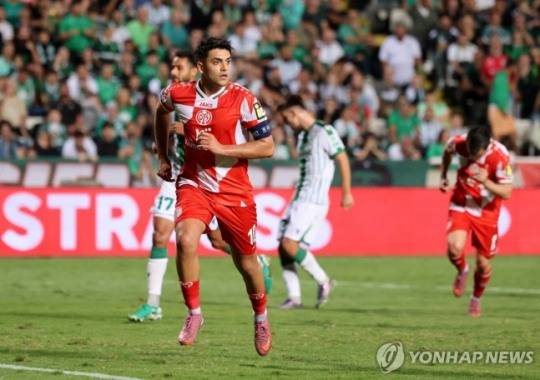 마인츠 나딤 아미리의 골 세리머니 모습. / 사진=연합뉴스