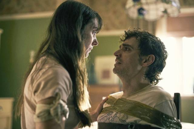 영화 ‘투게더' 스틸 이미지. 사진=Neon