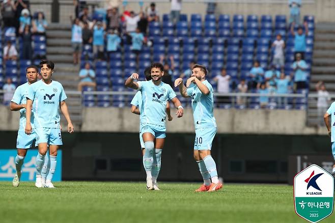 기뻐하는 대구FC 선수들.  /사진=한국프로축구연맹 제공