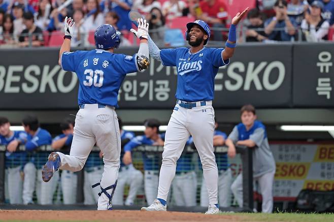 4일 KIA와 원정 경기에서 기뻐하는 삼성 디아즈(오른쪽) [삼성 라이온즈 제공. 재판매 및 DB 금지]