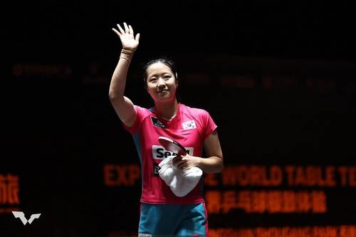WTT 중국 스매시 경기에 출전해 손 흔드는 신유빈 [WTT 인스타그램 캡처. 재판매 및 DB 금지]