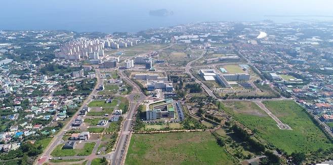 서귀포시 서호동·법환동 일원 제주 혁신도시(113만5000㎡) 전경. 현재 8개 수도권 이전 공공기관이 입주했다.