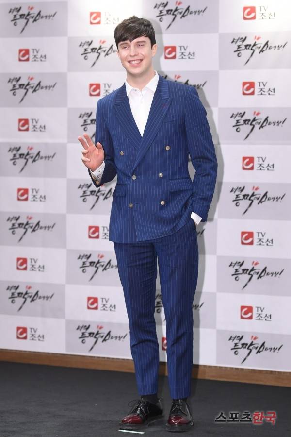 방송인 줄리안&nbsp;ⓒ스포츠한국DB&nbsp;