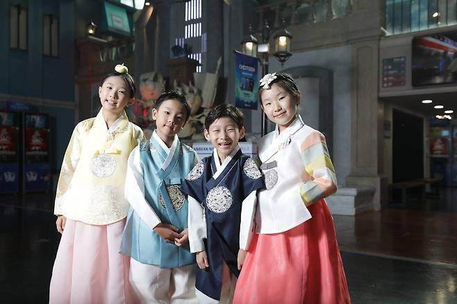 키자니아는 현장에서 진행되는 민속놀이, 달님에게 소원빌기까지 다양한 추석 이벤트를 진행한다. 키자니아 제공