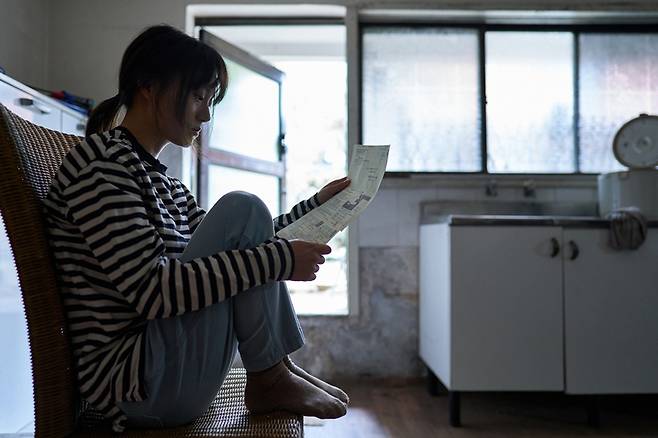 청년 수급자들은 자립을 꿈꾸지만, 일할수록 제도의 벽에 부딪힌다. 게티이미지뱅크&nbsp;