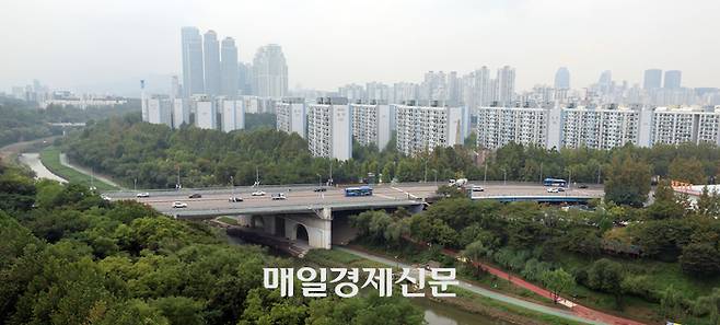 재건축을 추진 중인 서울 강남구 대치동 미도·선경·우성아파트 일대. 이승환 기자