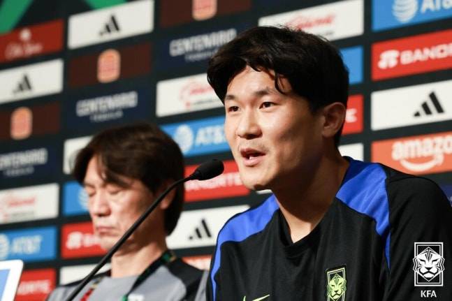 ▲ 지난 시즌 아킬레스건 문제로 고전했던 김민재가 또다시 부상으로 쓰러지자 독일 현지에서도 긴장감이 고조됐지만, 다행히도 빠른 복귀가 가능하다는 전망이 나왔다. 하지만 이번에는 어깨까지 통증을 호소하면서 10월 A매치 소집을 앞둔 리그 경기에 결장해 우려를 안긴다. ⓒ대한축구협회