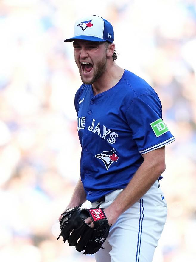 토론토 블루제이스 신인투수 트레이 예새비지가 삼진을 잡은 뒤 포효하고 있다. 사진=AP PHOTO