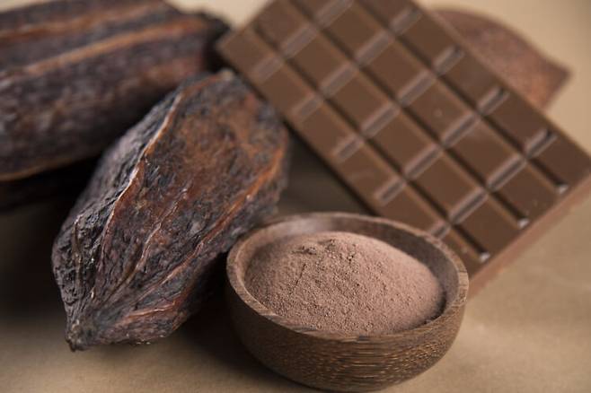 다크 초콜릿은 밀크 초콜릿보다 약 2배 많은 카페인을 함유하고 있다. 사진=클립아트코리아