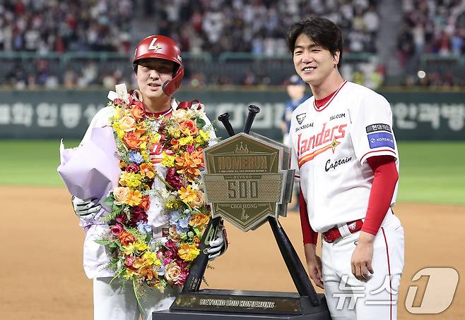 SSG 랜더스 간판 최정(왼쪽)과 김광현. 2025.5.13/뉴스1 ⓒ News1 김성진 기자