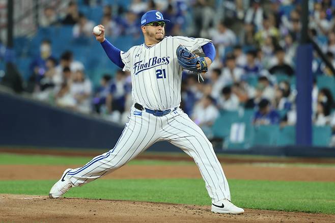 삼성 후라도가 대구삼성라이온즈파크에서 열린 2025 KBO리그 KIA전에 선발 등판해 역투하고 있다. 사진 | 삼성 라이온즈