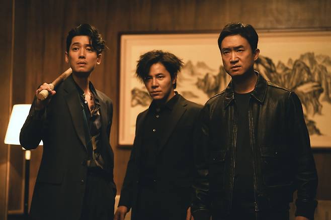 박스오피스 1위 '보스'. 조우진 정경호 이규형이 아무리 열심히 뛰어도 어쩔 수가 없더군요./하이브미디어코프