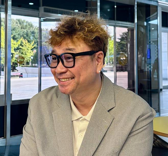 지난 23일 여의도 KBS 본관에서 인터뷰하고 있는 강원래씨. /최혜승기자