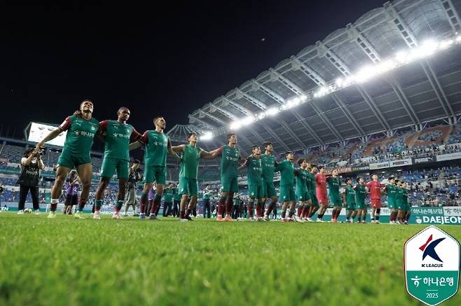 대전하나시티즌은 창단 첫 K리그1 파이널 A 진입을 확정했다. 대전의 다음 목표는 아시아축구연맹(AFC) 챔피언스리그 엘리트(ACLE) 출전 티켓이다. 사진=한국프로축구연맹