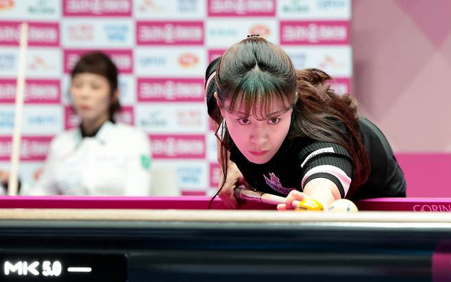 임경진이 김가영과 풀세트 접전을 벌였으나 아쉬운 준우승을 차지했다. 사진은 지난 5일 경기 고양킨텍스 PBA스타디움에서 열린 2025-26시즌 5차 투어 크라운해태 PBA-LPBA 챔피언십 한가위 LPBA 결승전에 나선 임경진의 모습. /사진=프로당구협회(PBA) 제공