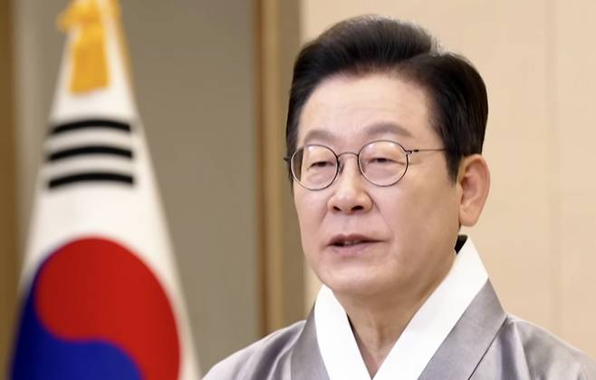 이재명 대통령이 4일 영상 메시지를 통해 국민들에게 추석 명절 인사를 하고 있다. /사진=KTV 캡처