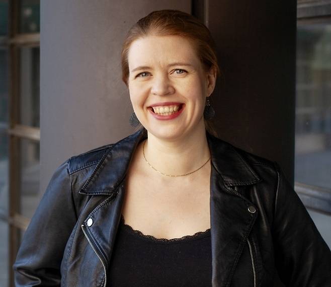 진보정당인 좌파동맹 소속 핀란드 4선 국회의원 안나 콘툴라. 위키피디아