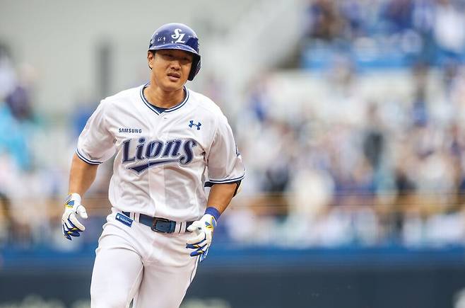 ▲ 삼성 라이온즈 이성규가 6일 대구 삼성라이온즈파크에서 열린 NC 다이노스와의 와일드카드 결정전 1차전에서 홈런을 터트렸다. ⓒ삼성 라이온즈