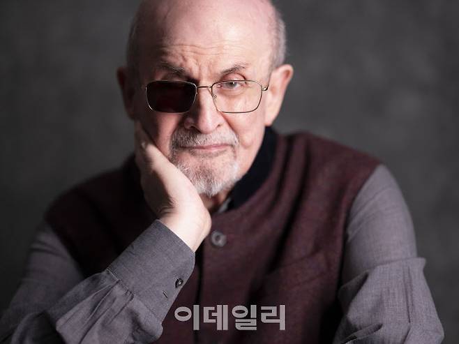 살만 루슈디. (사진=문학동네)