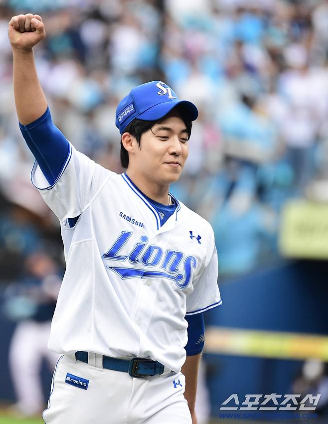 7일 대구 삼성라이온즈파크에서 열린 NC와 삼성의 와일드카드 2차전. 6회초 2사 1, 2루. 이우성을 플라이로 아웃 처리하고 무실점으로 마운드를 내려오는 삼성 원태인. 대구=송정헌 기자songs@sportschosun.com/2025.10.07/
