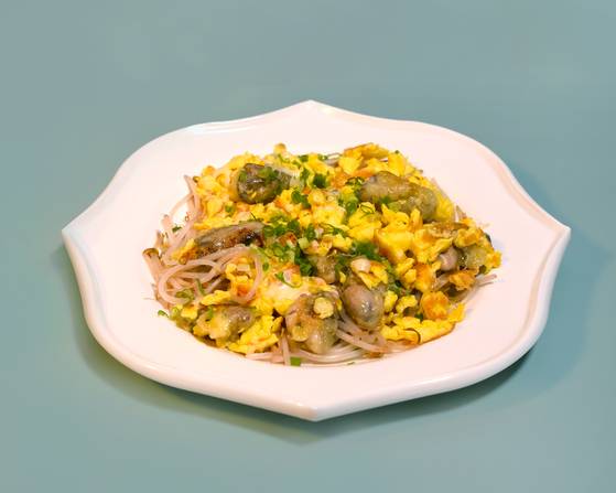 오는 10월 24~26일 열릴 '2025 통영 어부장터'에서 선보일 국내 정상급 셰프 7인이 개발한 시그니처 메뉴 중 하나인 '태국식 굴전'. 사진 통영시