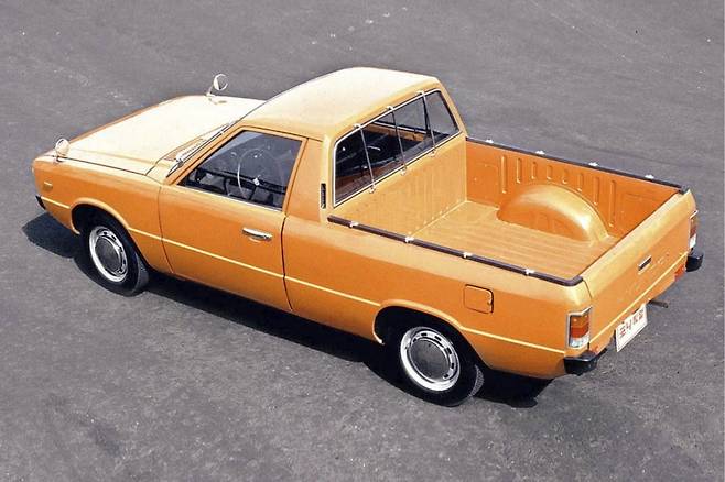 1976년 출시된 ‘포니 픽업’ 모델. 포니 해치백을 기반으로 제작된 차량으로 내수와 수출 시장에서 실용차로 인기를 끌었다. 현대차 제공