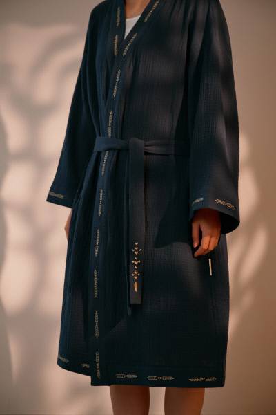 금관의 사슴뿔 문양을 담은 로브. 국립박물관문화재단 제공