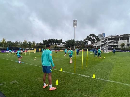 고양종합운동장 보조구장에서 훈련에 나선 브라질 선수들. 사진[연합뉴스]