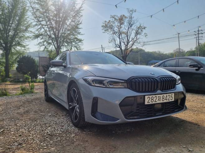 BMW 320i 투어링 M 스포츠. /사진=강주헌 기자