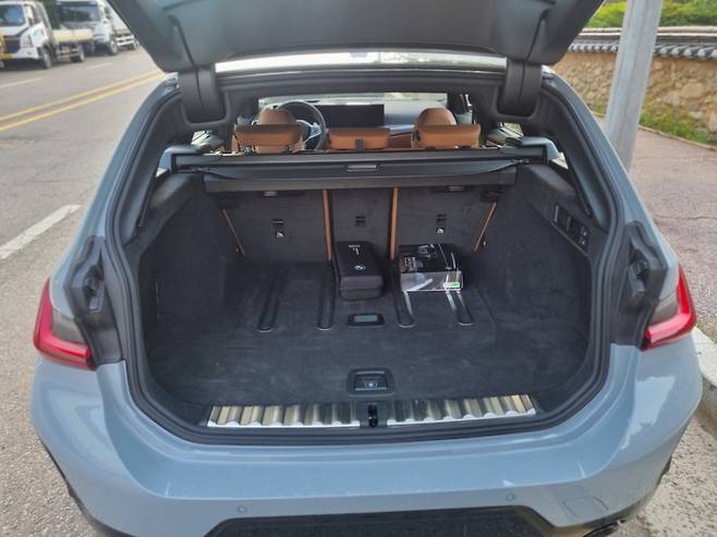 BMW 320i 투어링 M 스포츠. /사진=강주헌 기자