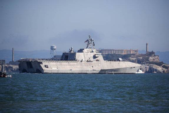 미국 캘리포니아주 샌프란시스코 항구에 미 군함이 정박해 있다. 게티이미지