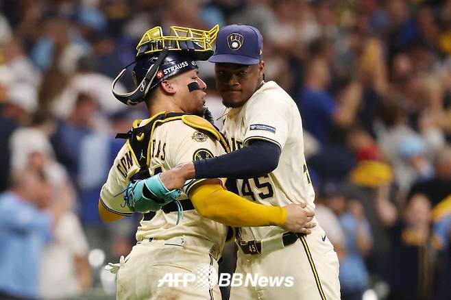 7일(한국 시각) 미국 위스콘신주 밀워키에 위치한 아메리칸 패밀리 필드에서 펼쳐진 밀워키 브루어스와 시카고 컵스의 2025 미국 프로야구 메이저리그(MLB) 포스트시즌 내셔널리그 디비전시리즈(NLDS) 2차전 모습. /AFPBBNews=뉴스1