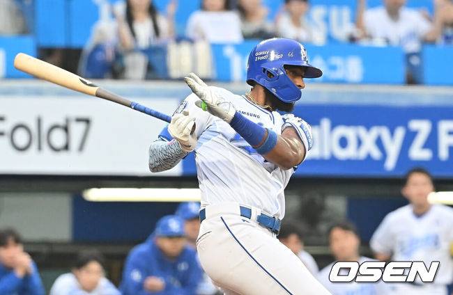 [OSEN=대구, 이석우 기자] 삼성 라이온즈 디아즈 060 2025.10.06 / foto0307@osen.co.kr