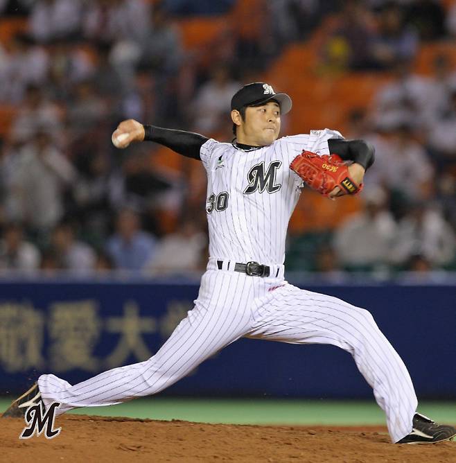 현역 시절 고(故) 이토 요시히로의 투구 모습. /사진=지바 롯데 마린스 공식 SNS