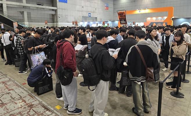 - 대기 시간이 무려 2시간 이상