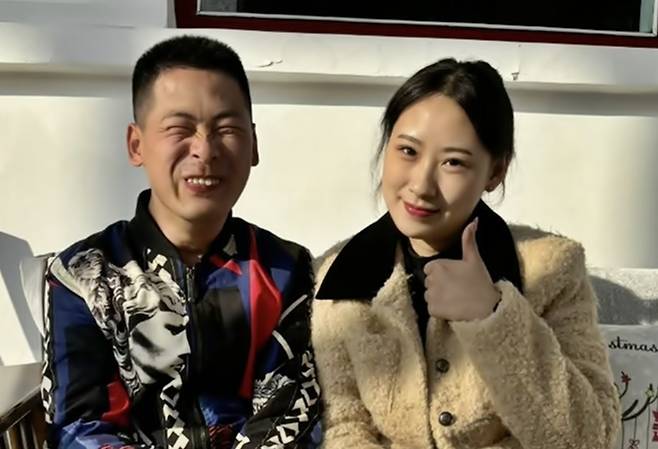 둘도 없는 남매가 된 한바오파(왼쪽)와 한텐텐 [사진출처=SCMP]