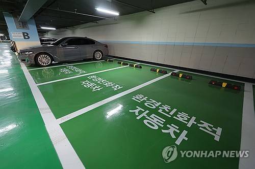 늘어나는 친환경차  [연합뉴스 자료사진]