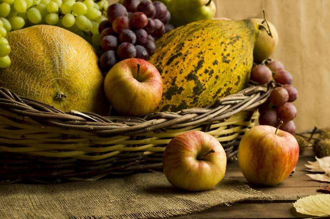 다이어트 중에 살이 찐다고 과일을 피하는 경우가 많지만 모든 과일이 다이어트에 나쁜 것은 아니다. 사진=게티이미지뱅크