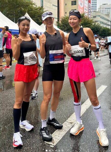 러닝으로 다이어트에 성공한 송해나(오른쪽). 사진=송해나 SNS