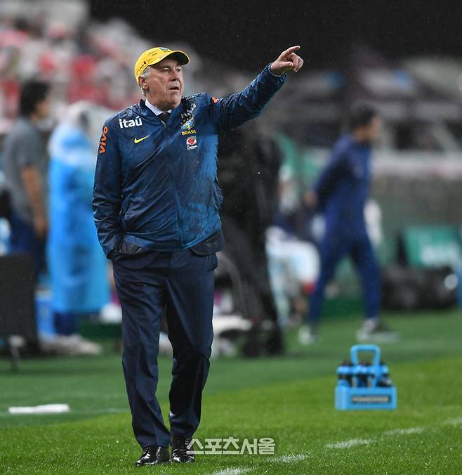 브라질 안첼로티 감독이 10일 서울월드컵경기장에서 열린 남자 축구 국가대표 평가전 한국과 경기에서 작전 지시를 하고 있다.  2025. 10. 10. 최승섭기자 thunder@sportsseoul.com