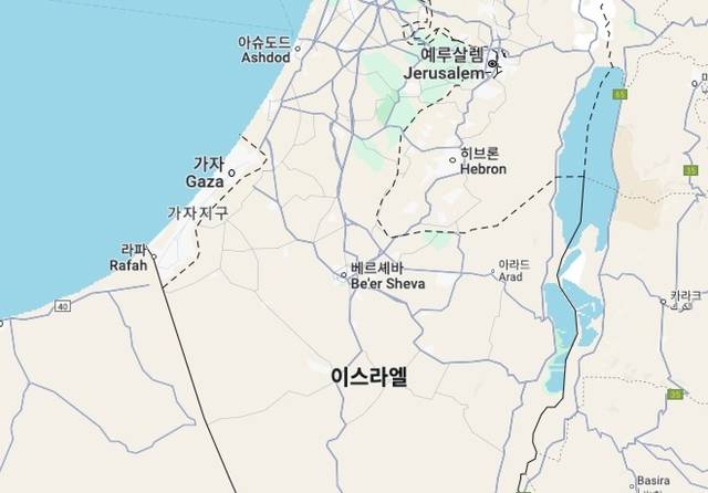 가자지구. 남북 40~50㎞ 동서 6~12㎞의 길다란 형상에 지중해에 면해 있다.