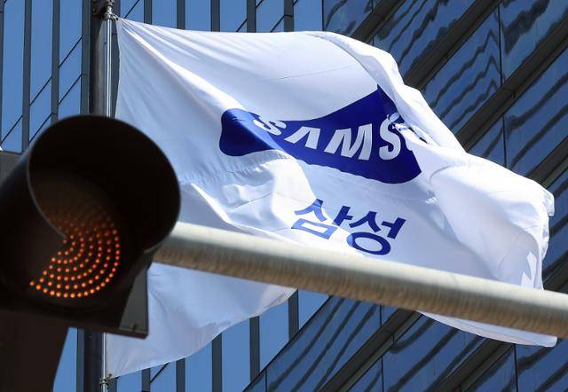 삼성전자가 최근 5년 간 장애인 의무 고용률을 채우지 못해 납부한 부담금이 1,100억 원을 넘어섰다. 뉴스1