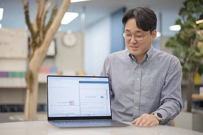 이례적으로 모든 결재를 전자결재로 이전하고, 이를 바탕으로 종이없는 행정을 실현했다 / 출처=IT동아