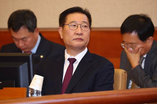 박성재 전 법무부 장관이 지난 3월 18일 서울 종로구 헌법재판소에서 열리는 탄핵심판 1회 변론에 출석해 있다. 연합뉴스